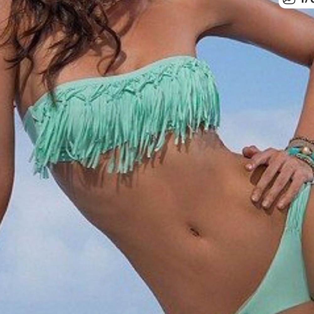 NWT L*SPACE Dolly Knotted Fringe Bandeau Bikini Top Pistachio Green- Size Small